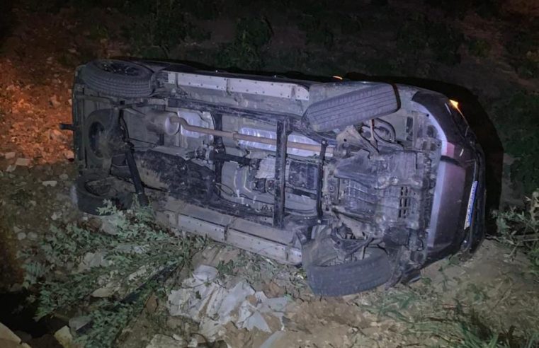ACIDENTE: motorista de Araci fica ferido após capotar carro na BA-409, entre Coité e Serrinha