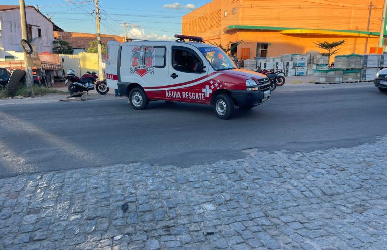 CÂMERA DE SEGURANÇA REGISTRA: colisão entre motos deixa mãe e filho feridos na BA-409, em Conceição do Coité