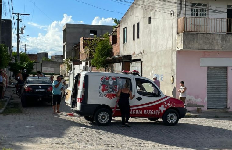 Nova colisão entre carro e moto deixa mulher ferida em Conceição do Coité e reforça alerta após sequência de acidentes no mesmo dia