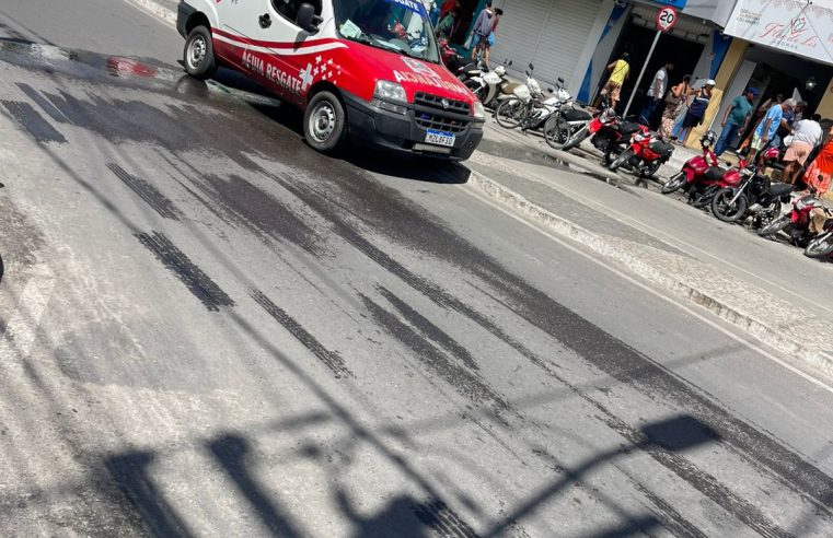 Jovem sofre crise convulsiva, cai e fica ferido no centro de Conceição do Coité