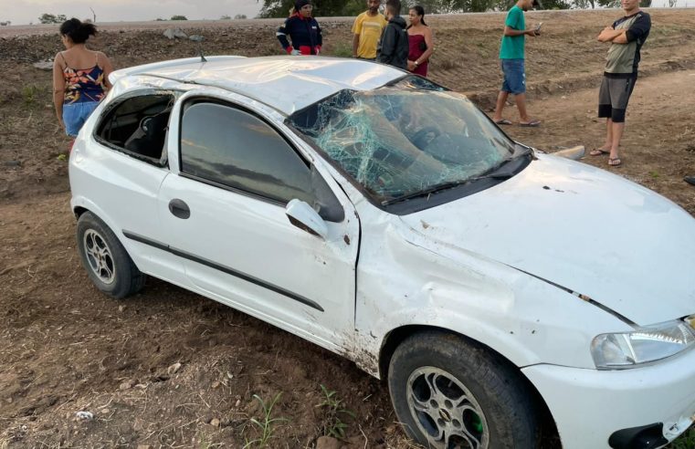 CAPOTAMENTO NA BA-120: carro sai da pista e capota entre Coité e Riachão; motorista escapa sem ferimentos
