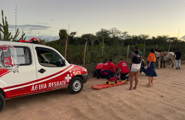 Jovem fica ferido após sela se soltar de cavalo e cair em estrada de acesso à Goiabeira, em Conceição do Coité