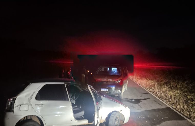 Homem fica ferido após capotar carro na BA-233, entre Riachão do Jacuípe e Ichu