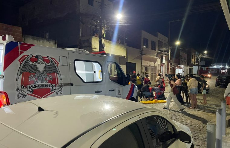 Acidente envolvendo carro e moto deixa jovem de 16 anos ferido no bairro do Açudinho, em Conceição do Coité