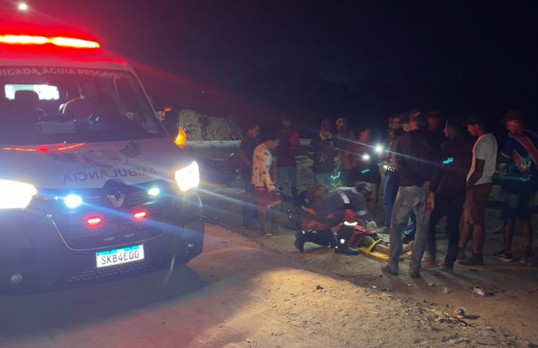 Suspeita de fratura! Homem fica ferido após sofrer acidente de moto em estrada rural de Conceição do Coité