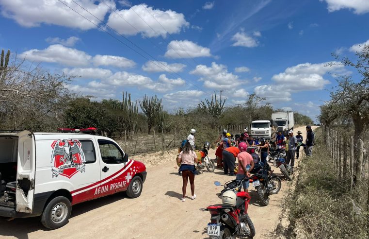 DERRAPOU E CAIU! Mulher fica ferida após perder o controle de moto enquanto carregava sacolas na zona rural de Conceição do Coité