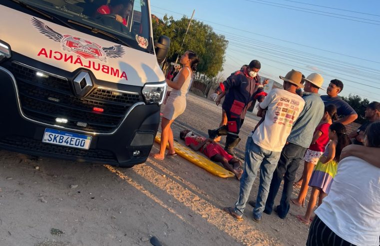 Colisão entre motos deixa homem com fraturas expostas e pai e criança feridos na BA-120, entre Coité e Retirolândia