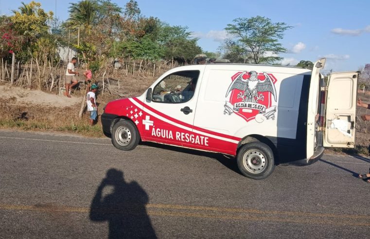 “Pega” entre motociclistas termina em acidente e deixa duas pessoas feridas na BA-411, em Conceição do Coité