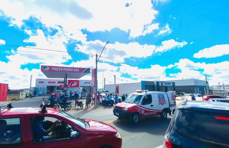 Colisão entre duas motos deixa quatro pessoas feridas, incluindo uma criança de 5 anos, na BA-120, entre Conceição do Coité e Retirolândia; câmera registra acidente